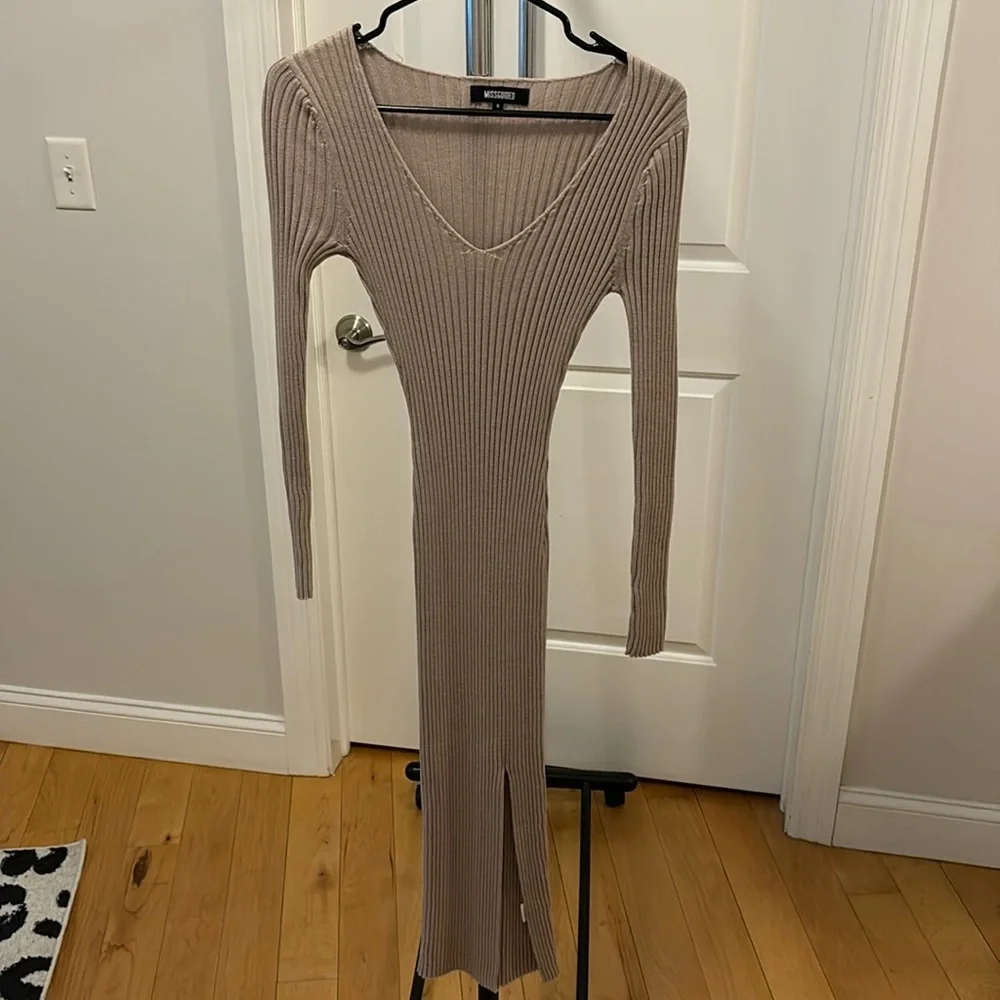 Missguided sweater dress midi length with front slit - Picture 2 of 3